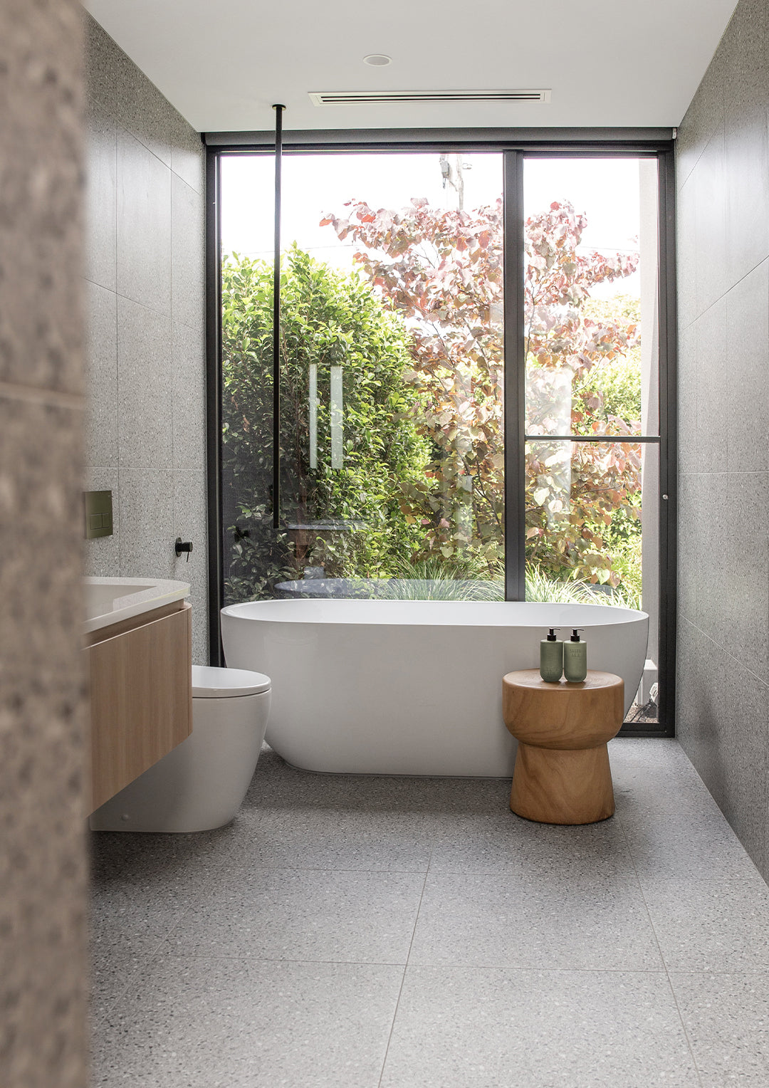 Amber & Freesia - Lotion