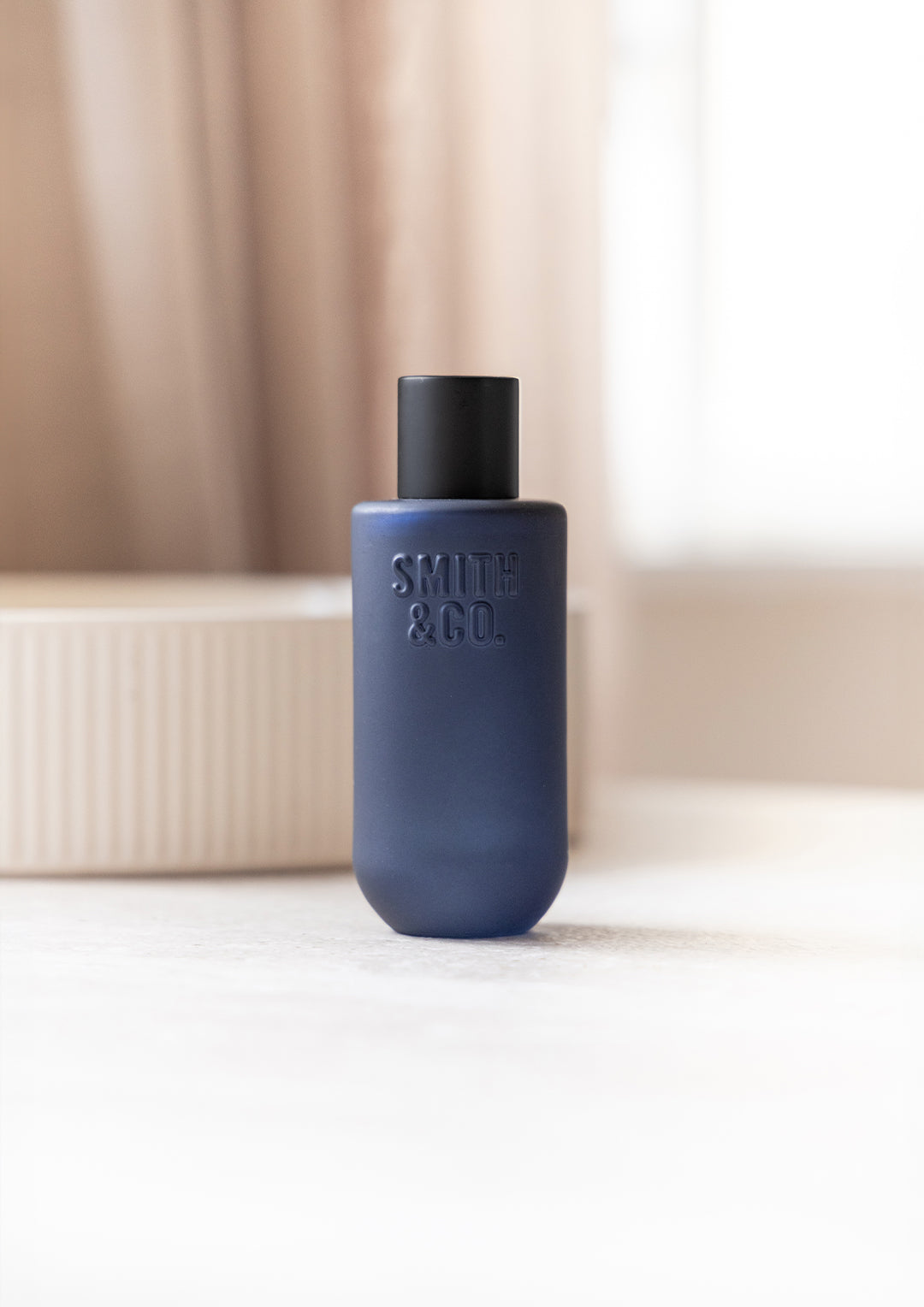 Smith & Co. Room Spray 100ml - Smoked Suede & Bergamot