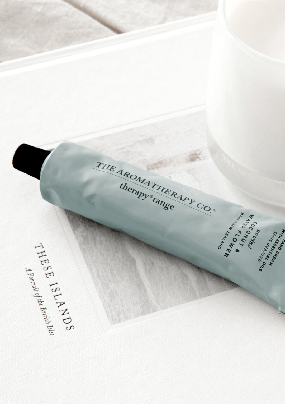 Unwind Coconut & Water Flower