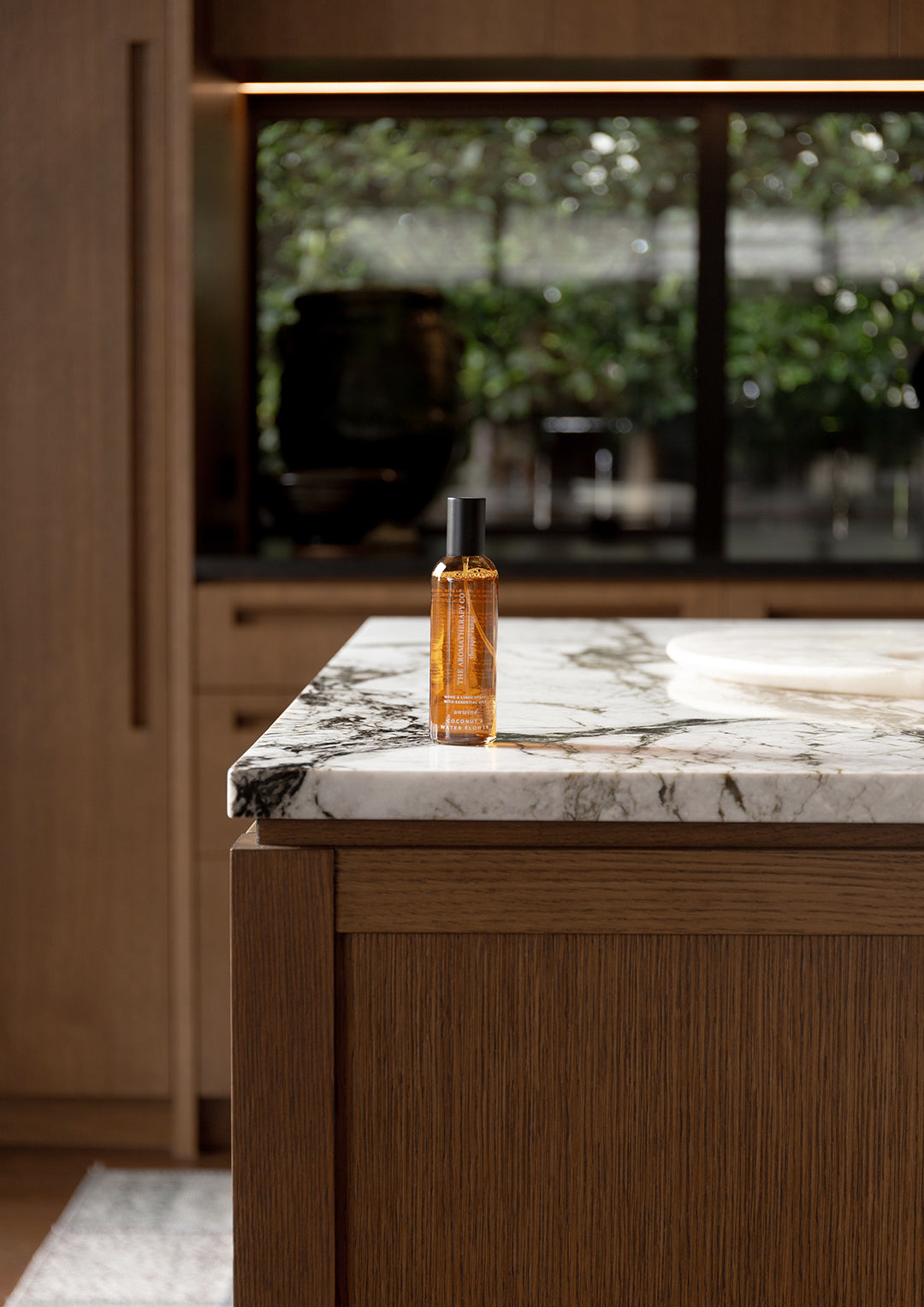 Unwind Coconut & Water Flower