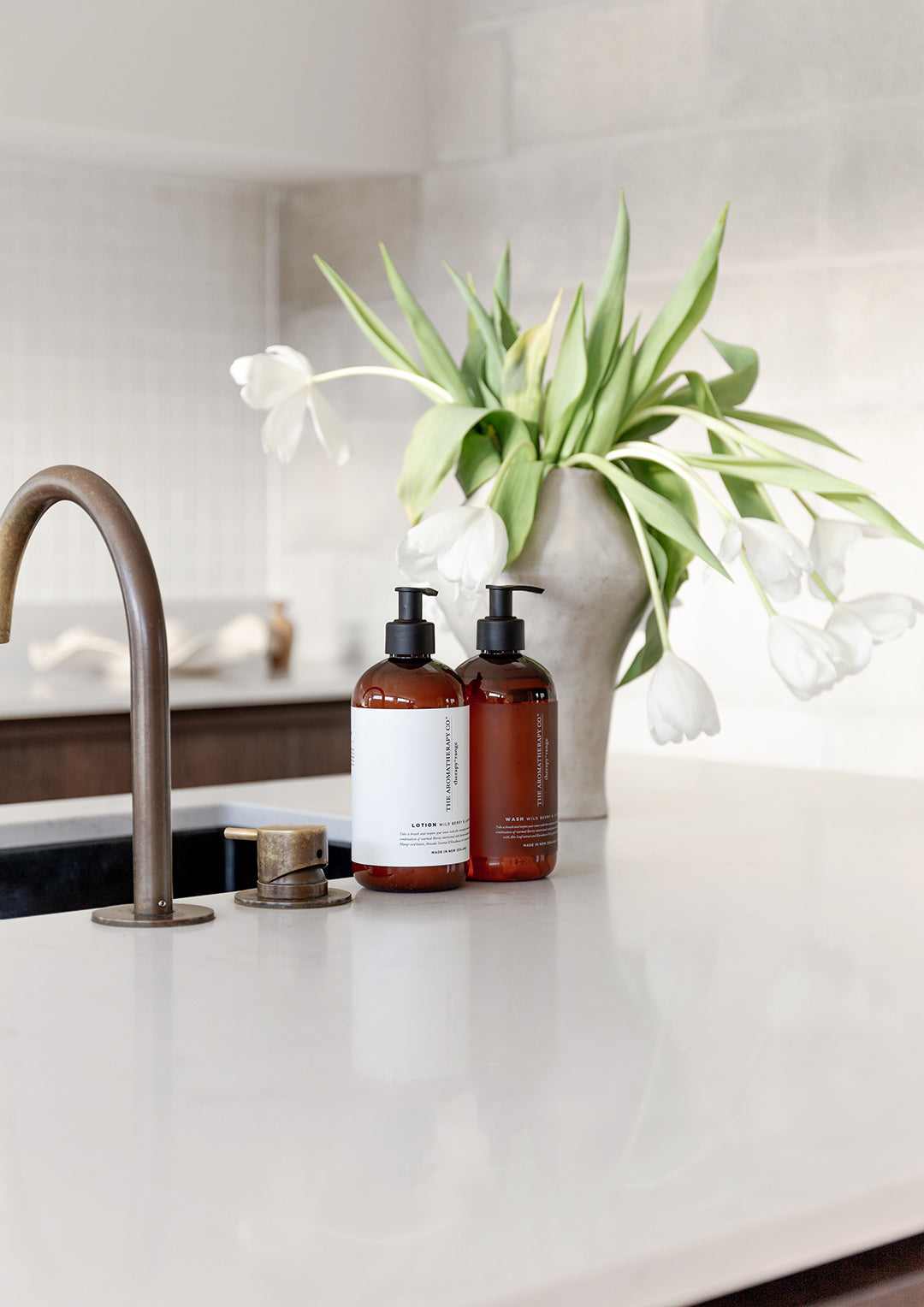 Unwind Coconut & Water Flower